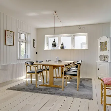 Alberta - 50m From The Sea By Interhome *